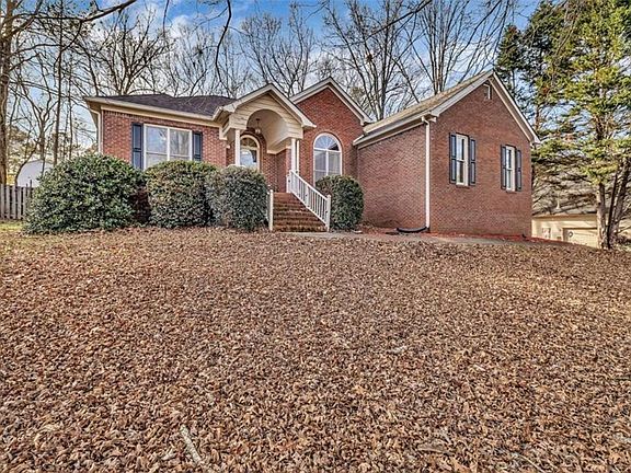 5th image of 111 Overlook Heights Way