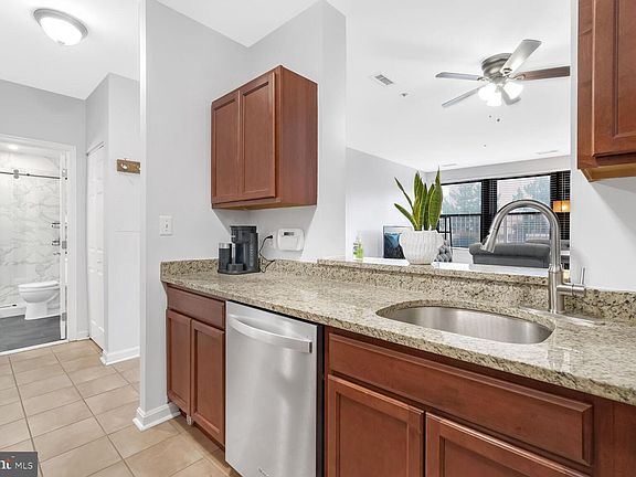 3rd image of 1200 Braddock Pl APT 105