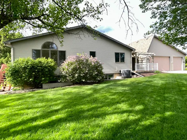3201 Polaris Dr, Ames, IA 50010