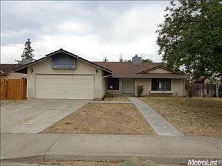 1546 Rose Ave photo 1