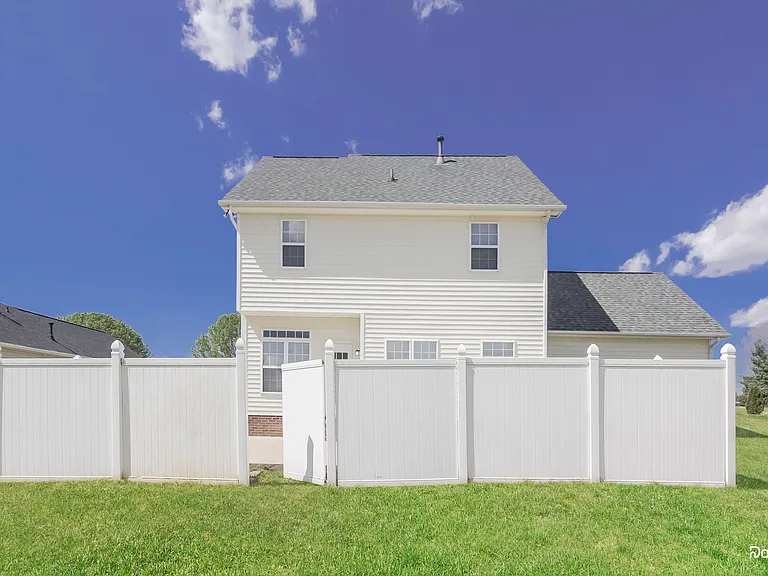 104 Lenox Ln — Photo 15