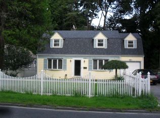 296 Old Kensico Rd, White Plains, NY 10607