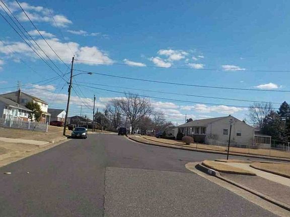 Exterior Neighborhood (street photo)