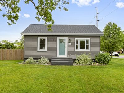 2366 W Glenlord Rd, Stevensville, MI, 49127