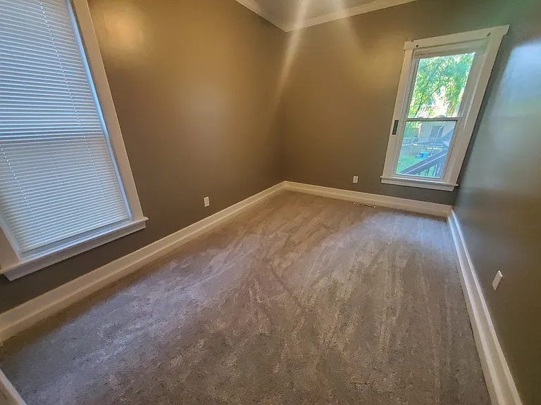1314 W 11th St #1 — Photo 9