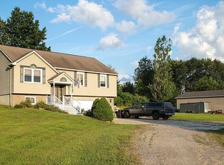 3270 Cemetery Rd, Fowlerville, MI 48836