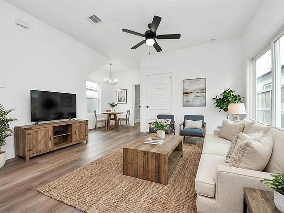 3rd image of 6616 Apollo St