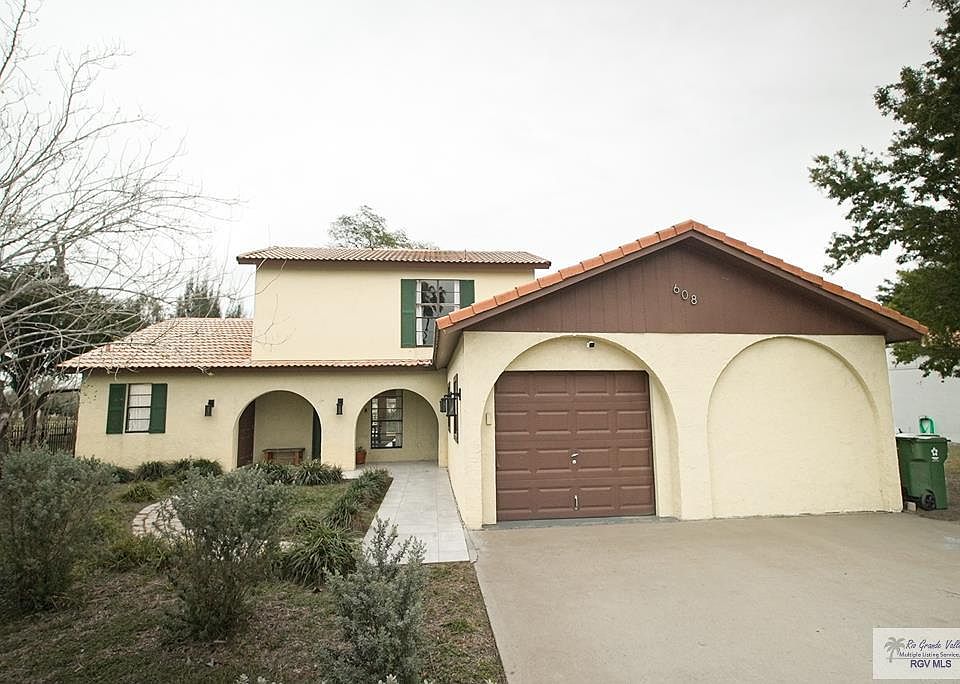 1st image of 608 De Leon Ave