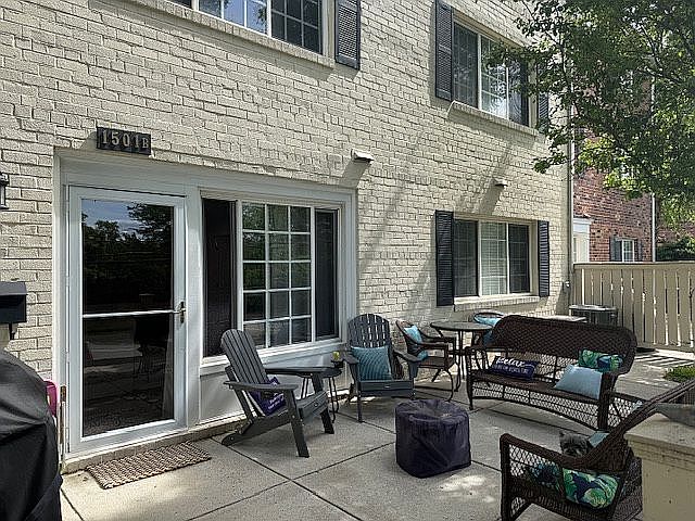 1st image of 1501 N Van Dorn St #B