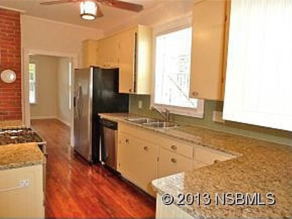 2nd image of 300 S Myrtle Ave #A