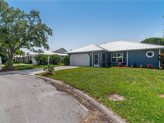 3rd image of 5413 SE Running Oak Cir