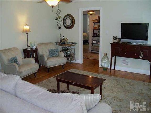 5th image of 5738 Camellia Ln