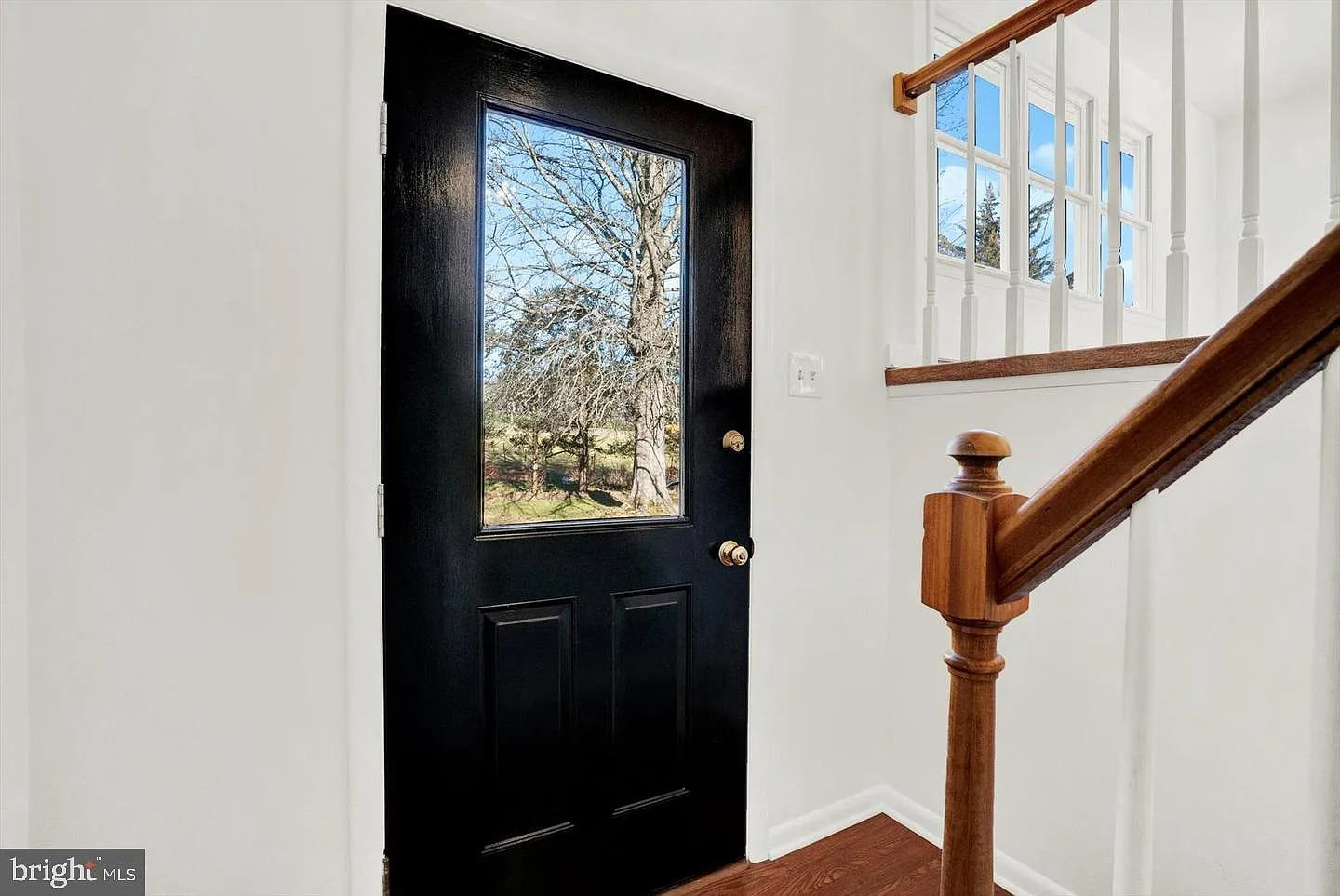 3 bed, 2.0 bath, 1144 sqft, $3,000 — Photo 2