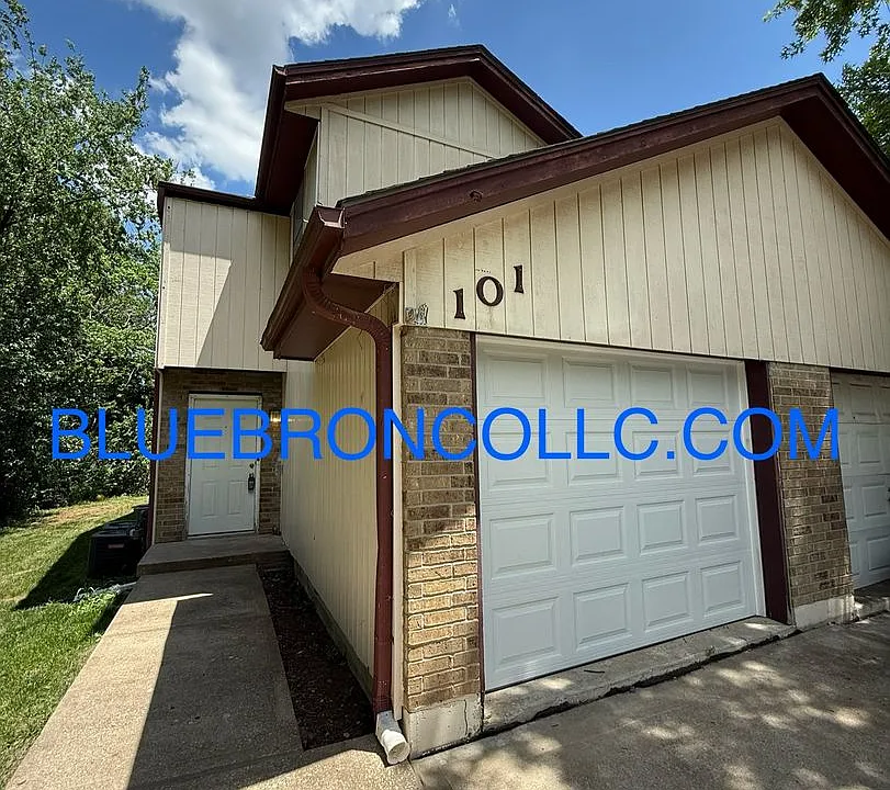 101 SW Oxford Pl