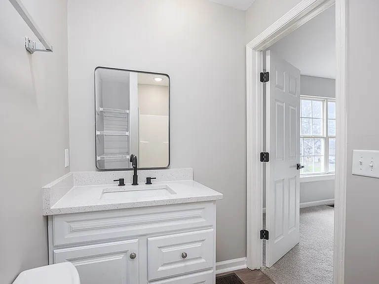 3317B Niagara Dr — Photo 8