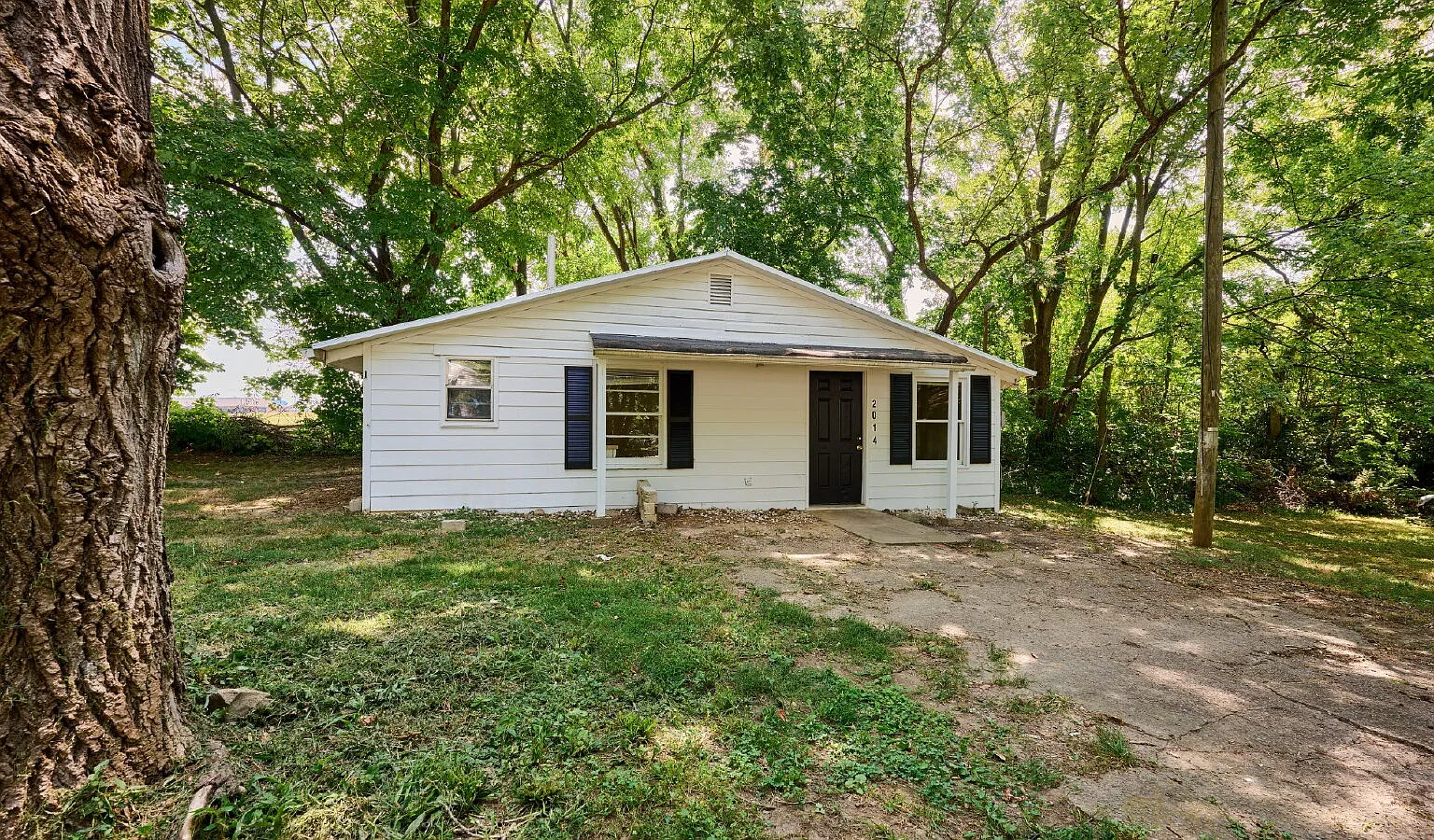2 bed, 1.0 bath, 720 sqft, $1,000 — Photo 2