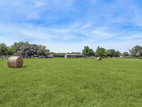 5th image of 1 Klaus Rd