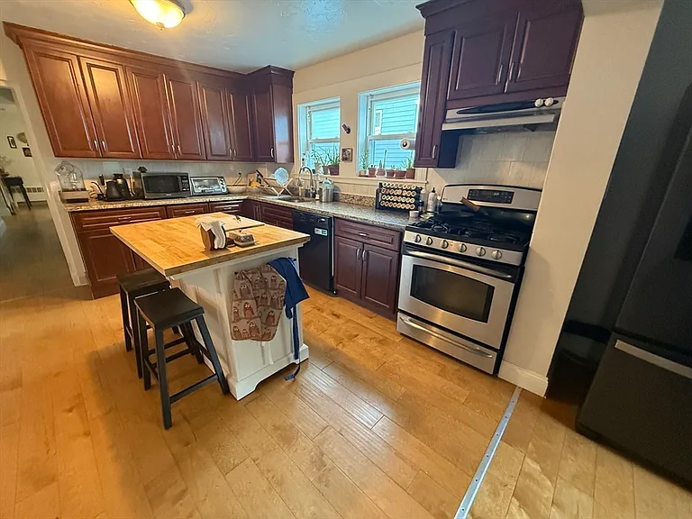 16 Berkeley St #2 — Photo 8