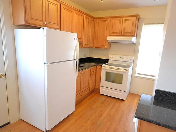 3rd image of 21 South St APT 1