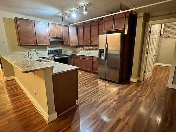 3rd image of 619 Ryan St #11268221