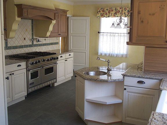 Gourmet Lover's Kitchen 