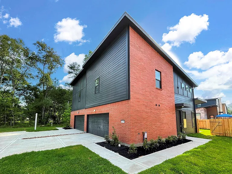 2517 Appian Way #B — Photo 1