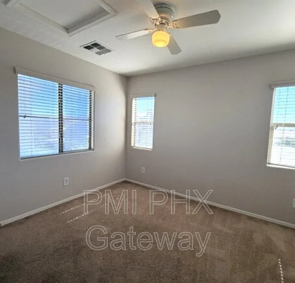 453 N Citrus Ln — Photo 16