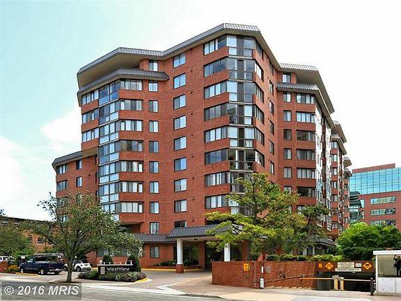 2nd image of 1001 N Vermont St APT 806