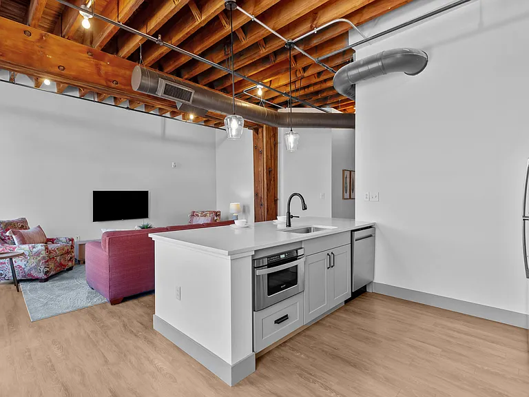 618 N 2nd St — Photo 52