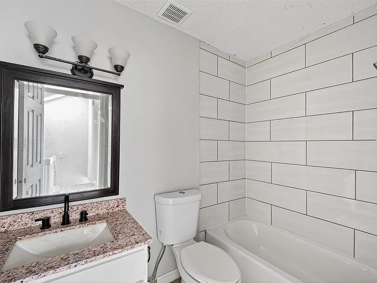 2340 Woodland Park Dr #113 — Photo 39