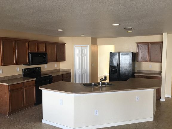 3rd image of 30921 Sonnet Glen Dr