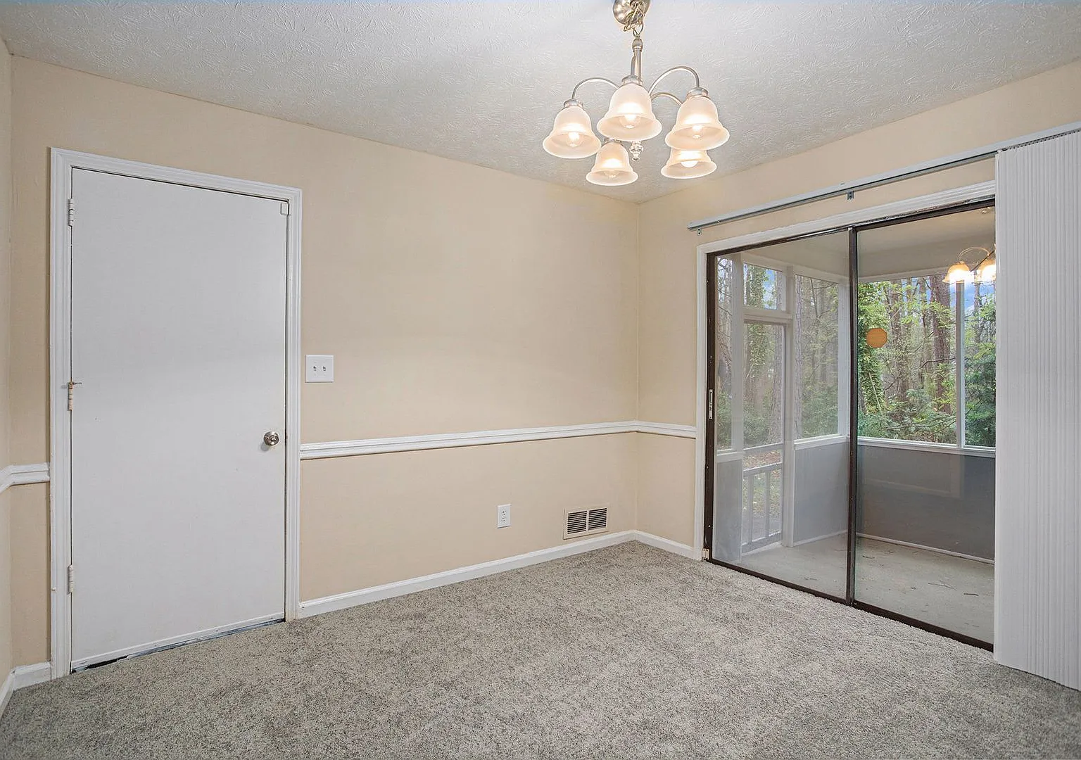 3 bdrm, 2 bath in Stonecrest — Photo 4