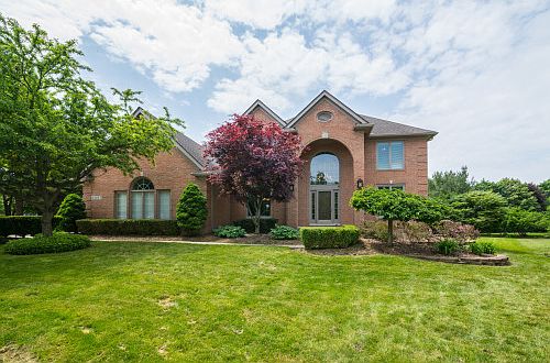 1st image of 43037 Oxford Ct