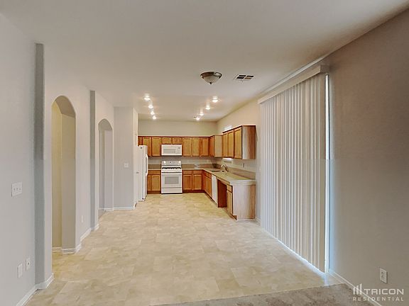 5th image of 748 Thorton Beach St