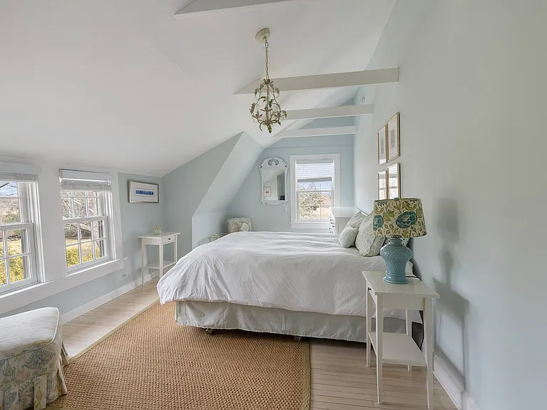 80 Tuckahoe Ln — Photo 11