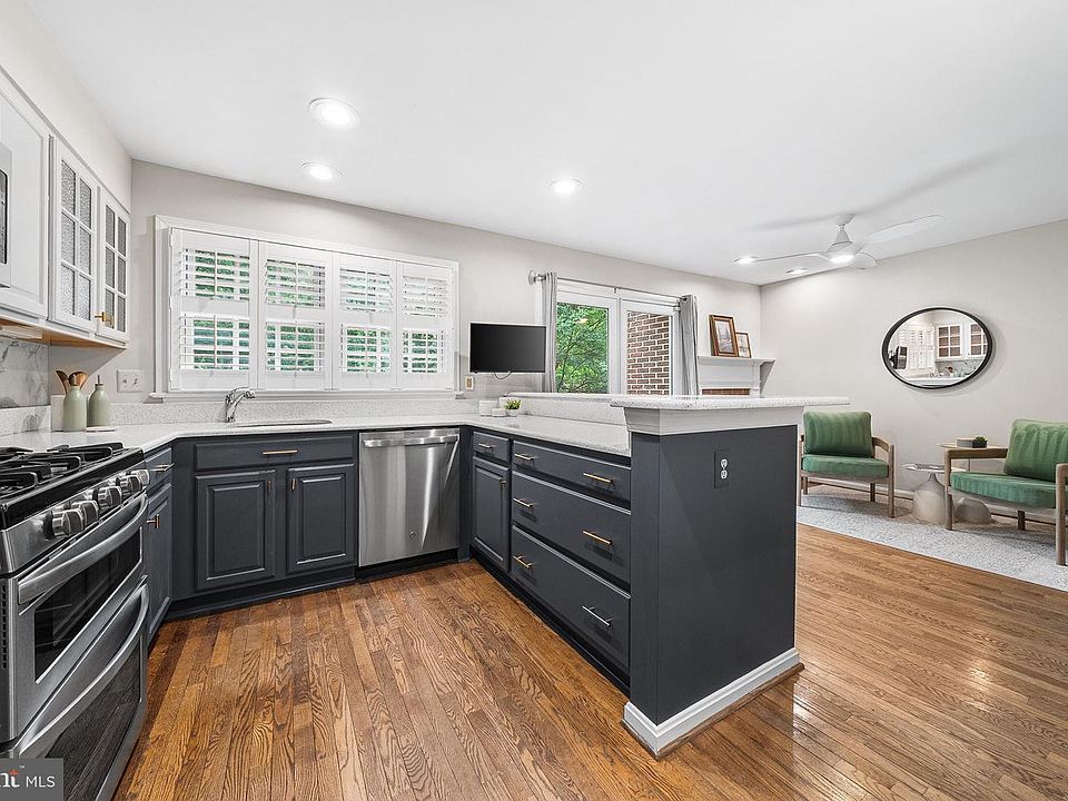 A*I様 House on the Hill Checker 1132 Quaker Hill Ct, Alexandria, VA 22314 | Zillow