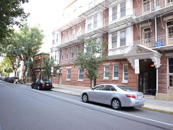 302 S 12th St, Philadelphia, PA