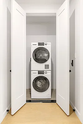 Laundry, photo 1