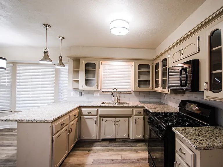 1608 S Berry Rd — Photo 11