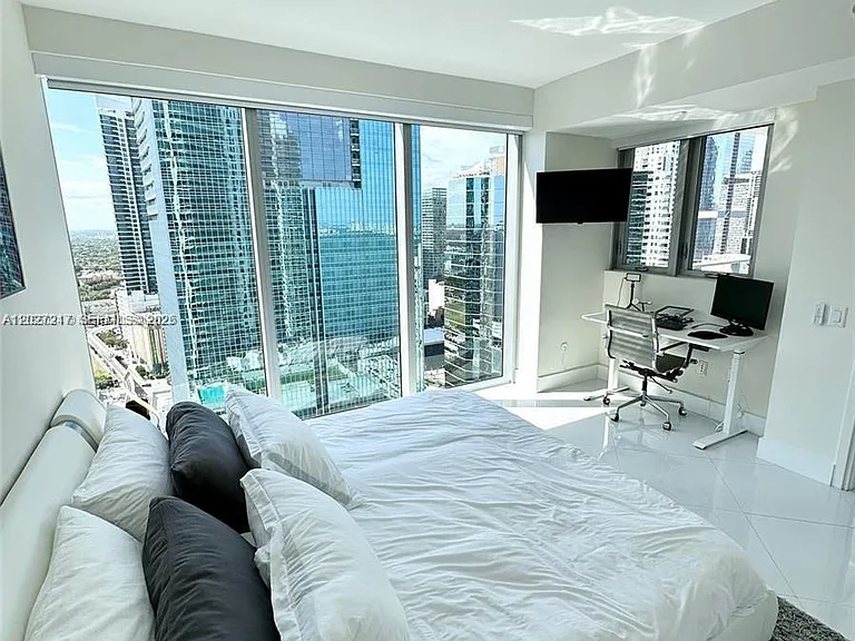 1300 Brickell Bay Dr #3101 — Photo 12