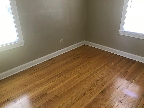 5th image of 218 S Walters Ave