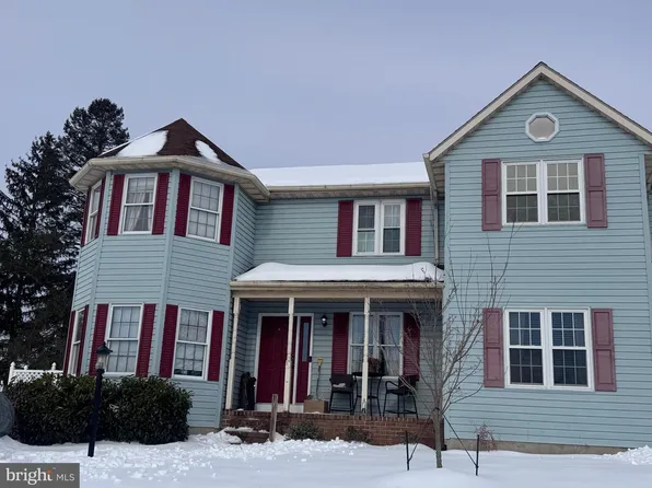 43 Pinewood Cir, Hanover, PA 17331