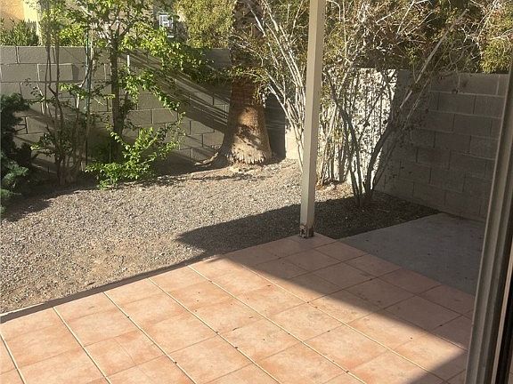 3rd image of 620 Sunset Cliff Cir