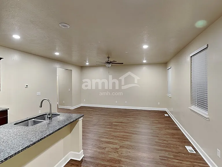 4437 N Morgan Way — Photo 4