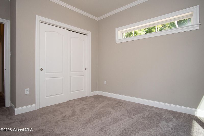5th image of 10 Killington Lane #B