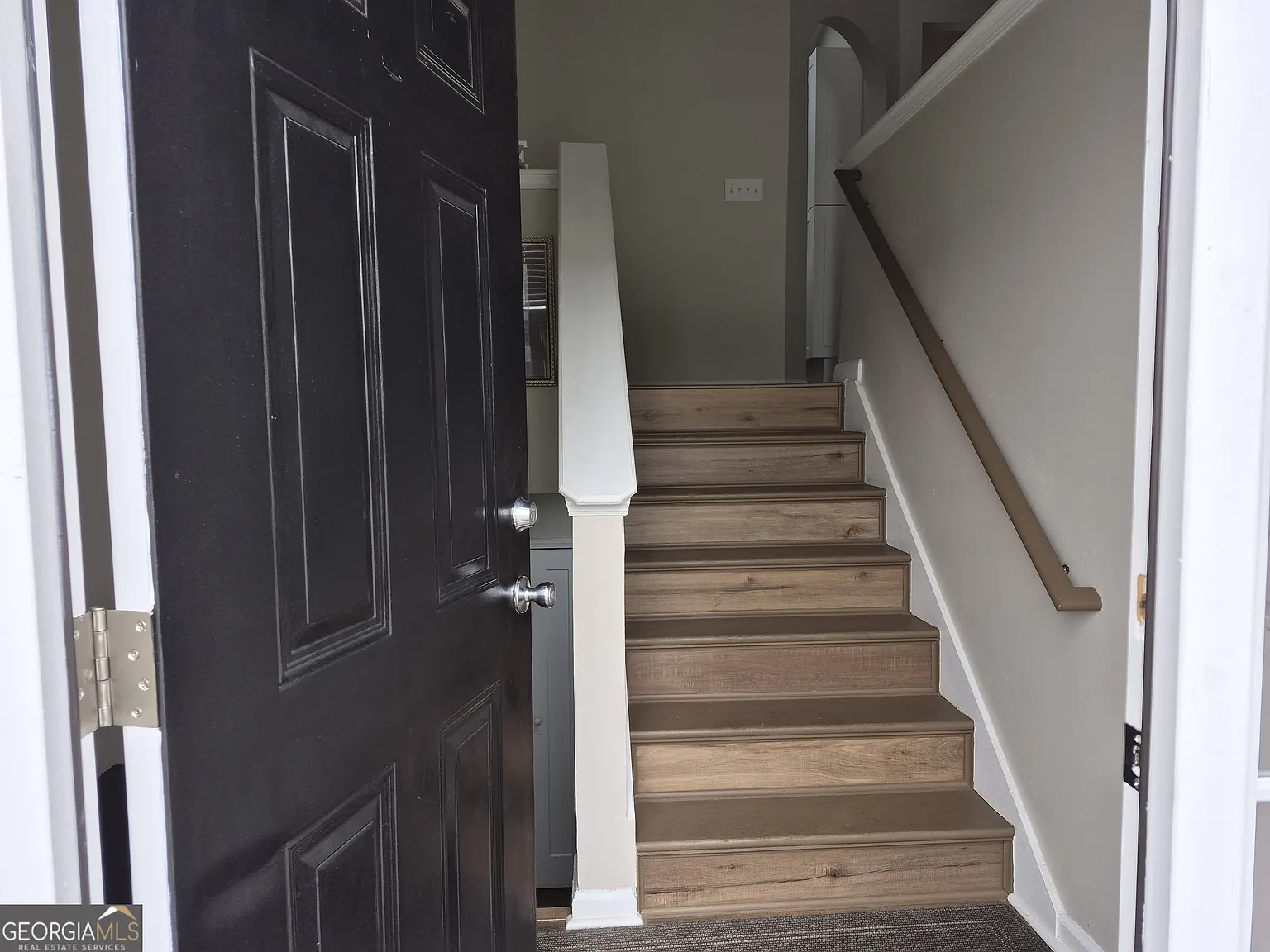 4 bed, 3.0 bath, 3926 sqft, $2,850 — Photo 2