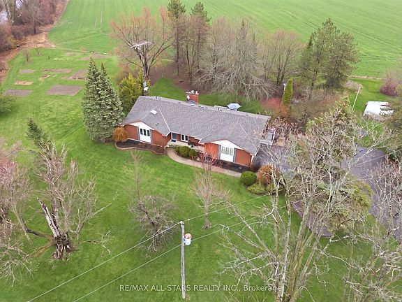 2nd image of 2407 Ashbridge Rd