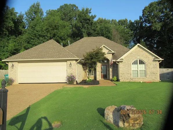93 Lennox Village Dr, Jackson, TN 38305