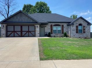140 Hearthstone Cir, Prairie Grove, AR 72753