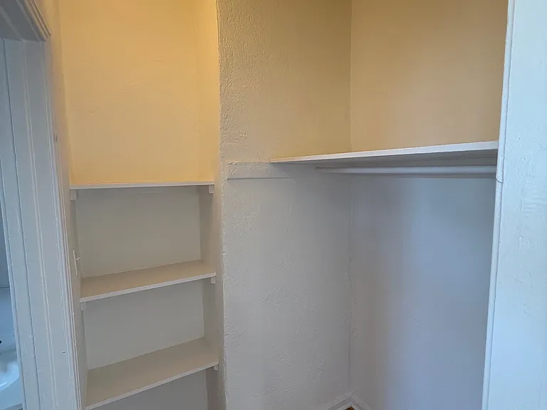 4367 Oakwood Ave #201 — Photo 1